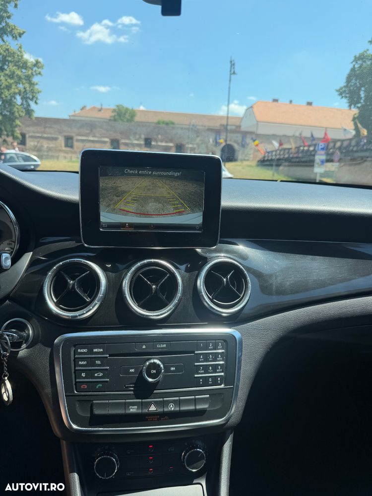 Mercedes-Benz CLA 200 d Shooting Brake 4MATIC Aut. - 14
