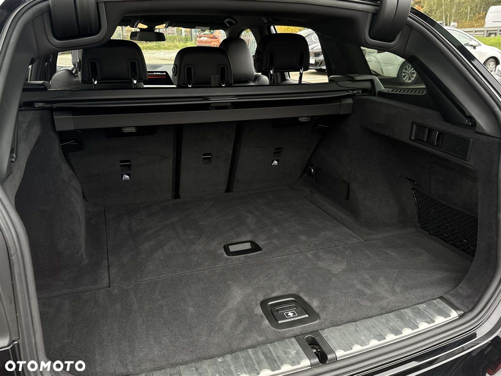 BMW Seria 3 330i xDrive - 23