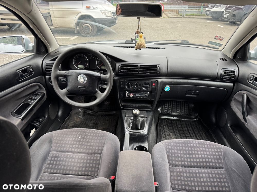 Volkswagen Passat 1.9 TDI Comfortline - 8