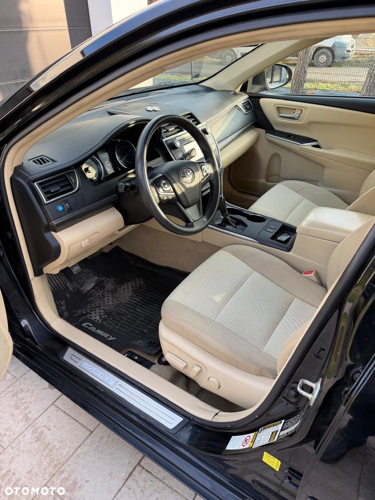 Toyota Camry - 16