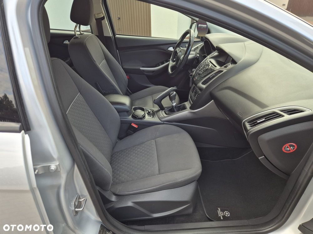 Ford Focus 1.6 TDCi DPF Champions Edition - 12