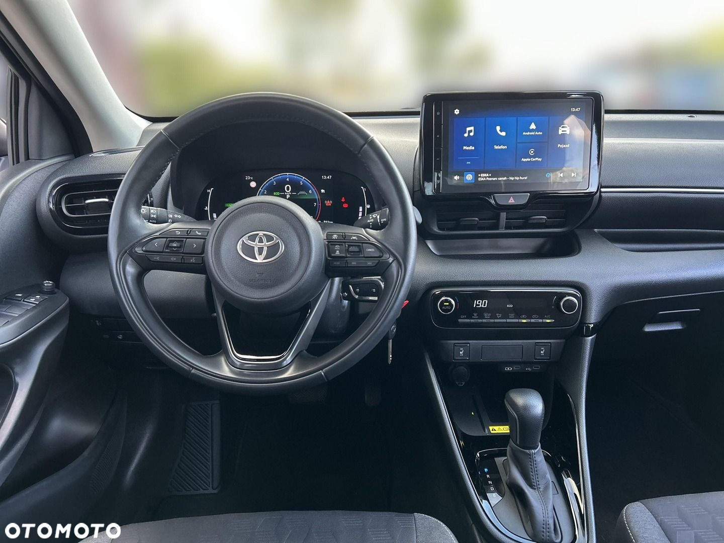 Toyota Yaris Hybrid 1.5 Style - 12