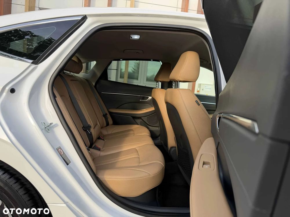 Hyundai Sonata - 18