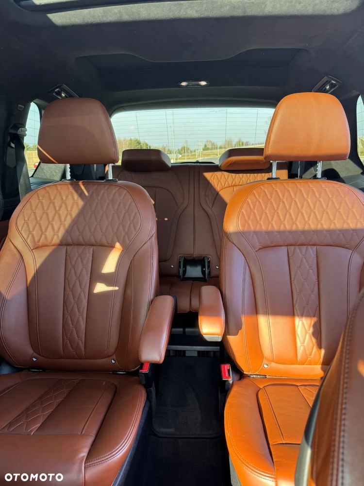 BMW X7 M50i sport - 15