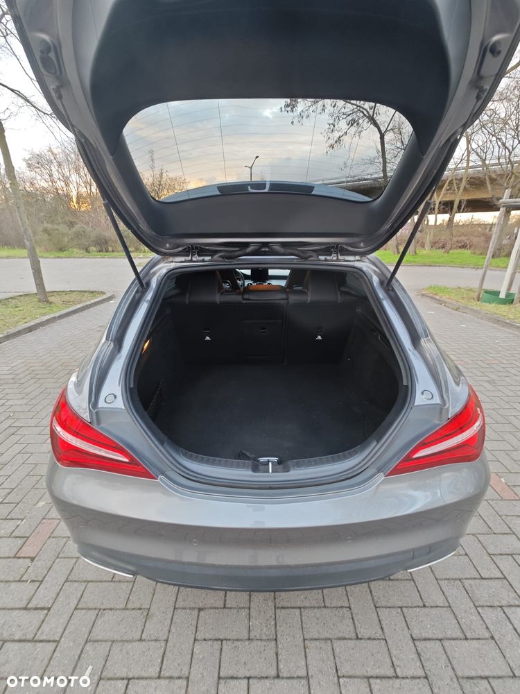 Mercedes-Benz CLA 250 7G-DCT UrbanStyle Edition - 4
