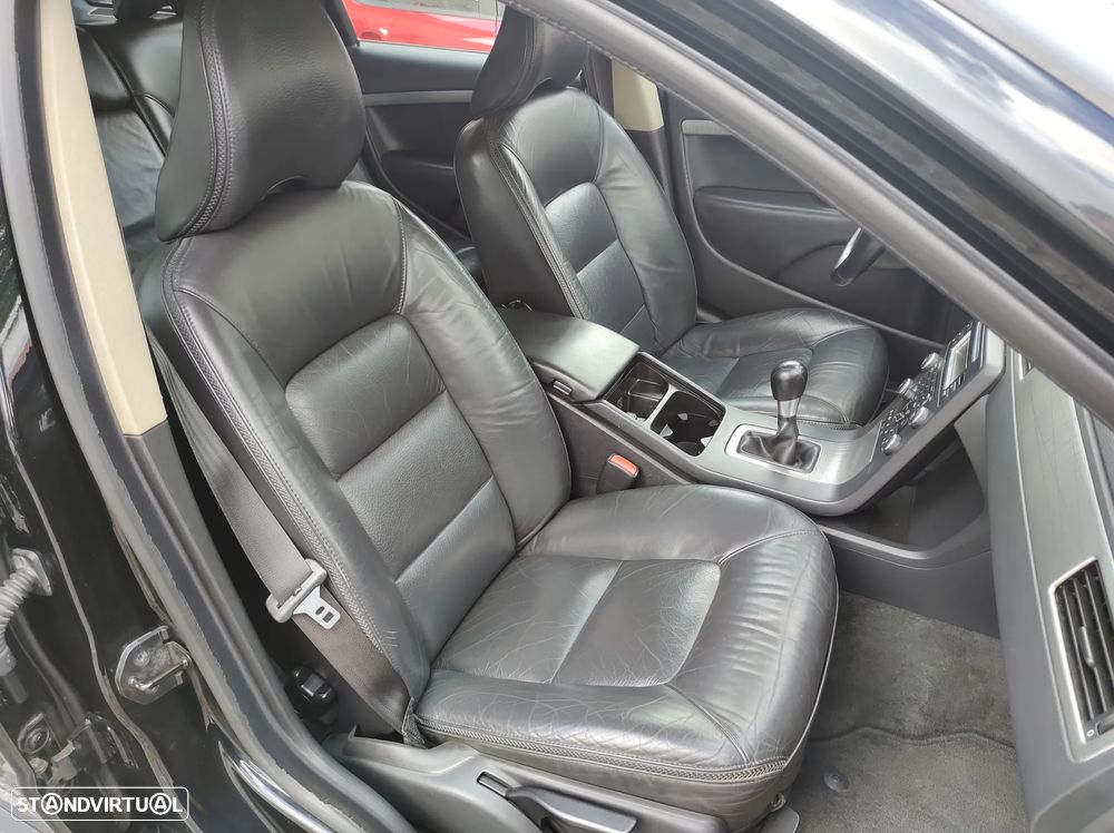 Volvo XC 70 D5 Momentum - 18