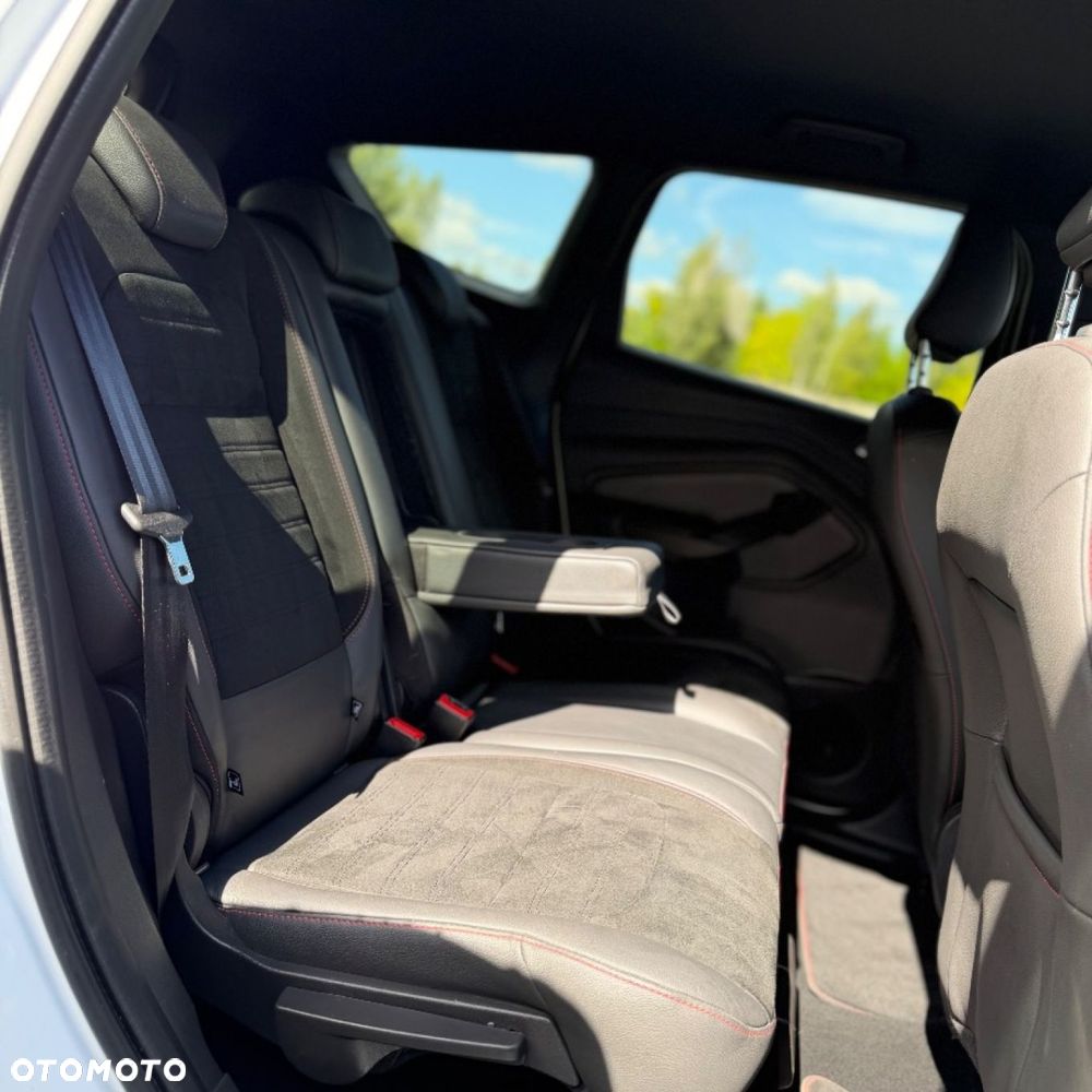 Ford Kuga - 29
