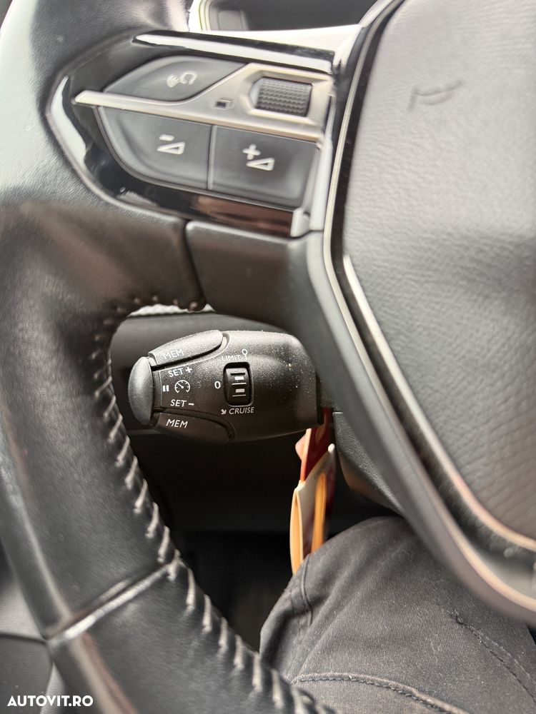 Peugeot 208 e-208 Allure Pack - 13