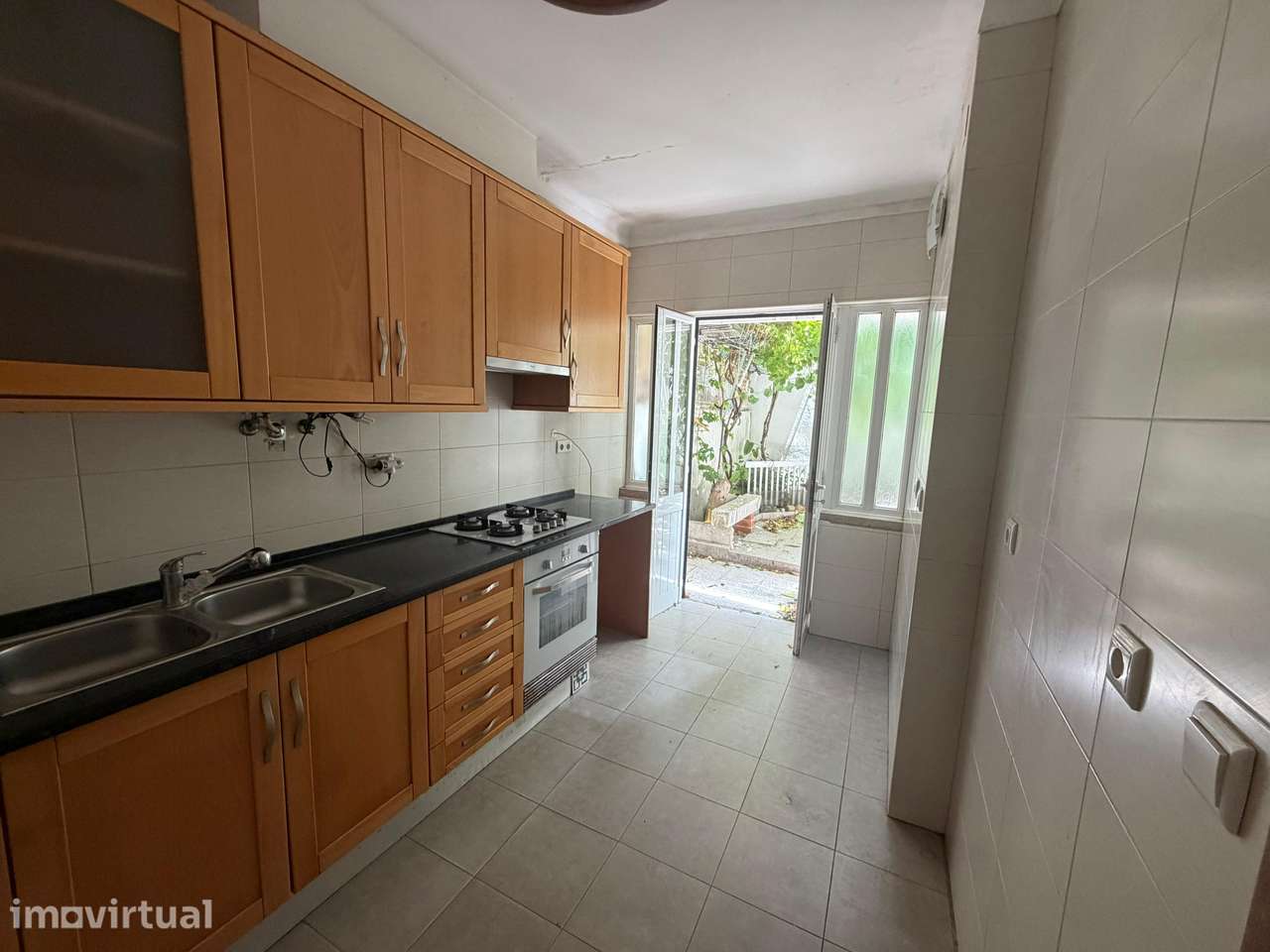 Apartamento T2, localizado na Venteira - Grande imagem: 2/15