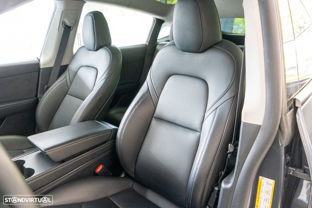 Tesla Model Y Standard RWD - 7