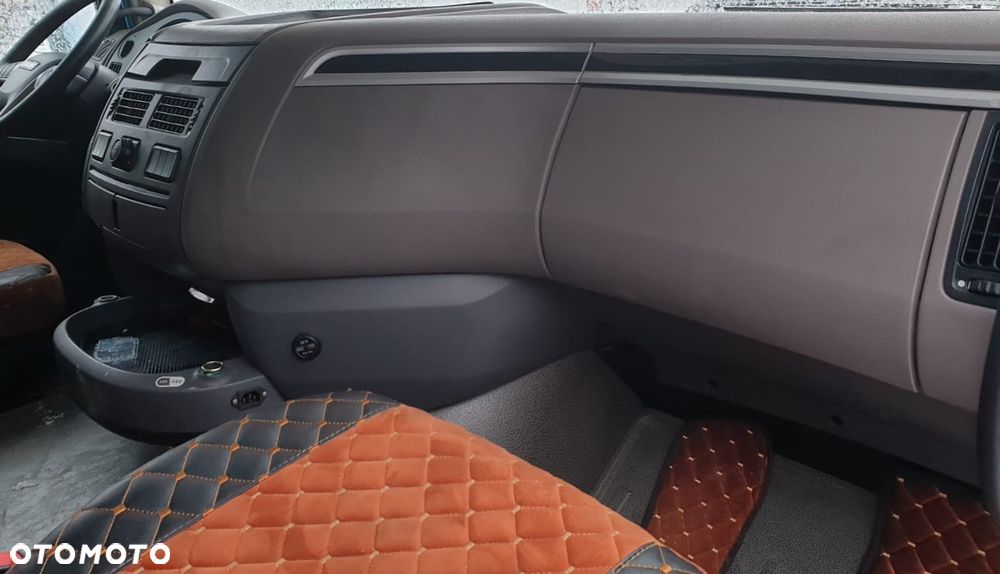 KABINA Z KLIMATYZACJĄ 2018r. DAF XF 106 LIFT SUPER SPACE CAB - 9