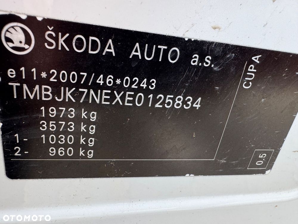 Skoda Octavia Combi 2.0 TDI RS - 37