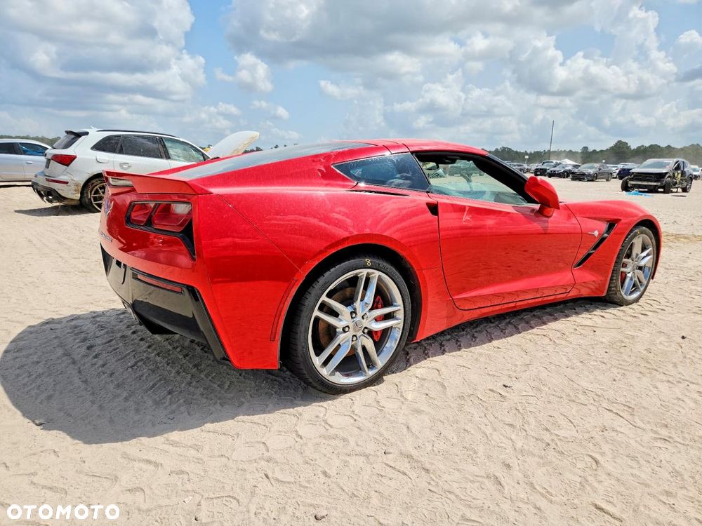 Chevrolet Corvette - 3