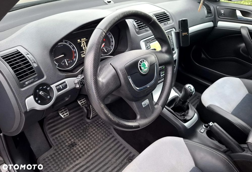 Skoda Octavia 2.0 TDI CR DPF RS - 18