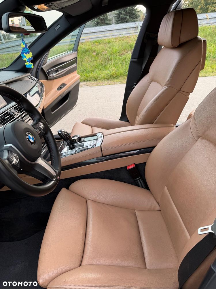 BMW Seria 7 750i xDrive - 11