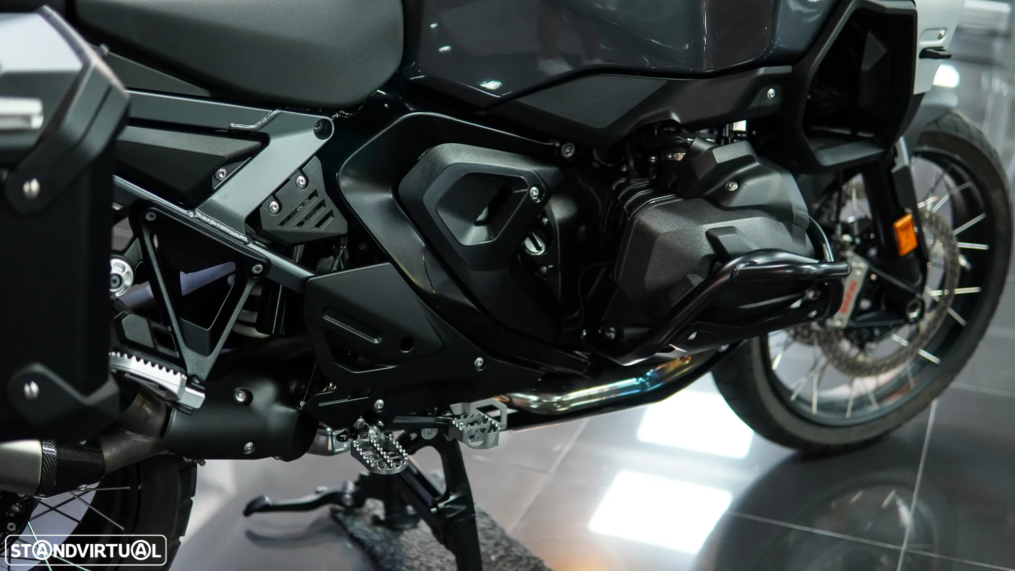 BMW R 1300 GS Adventure TRIPLE BLACK C/ AKRAPOVIC - 34