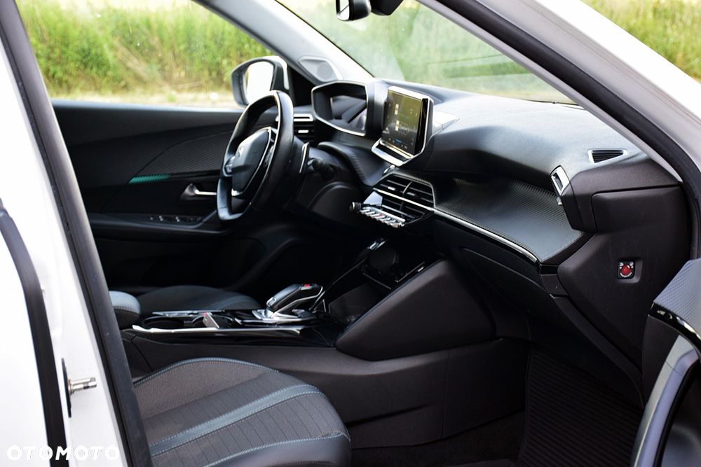 Peugeot 2008 1.5 BlueHDi Allure S&S EAT8 - 27