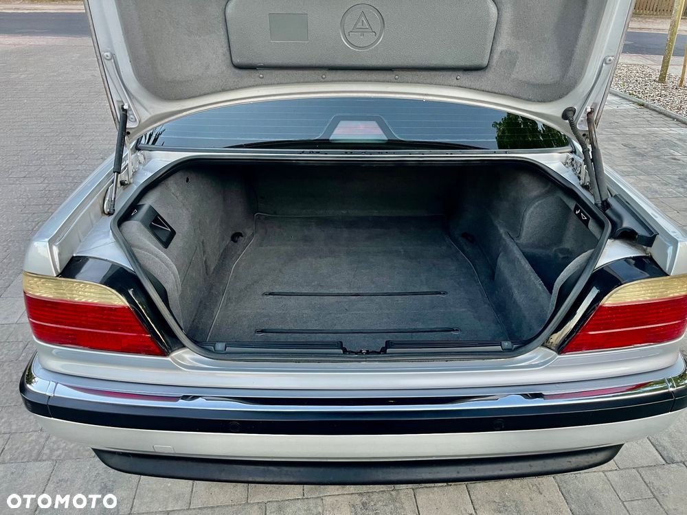 BMW Seria 7 735i L - 34