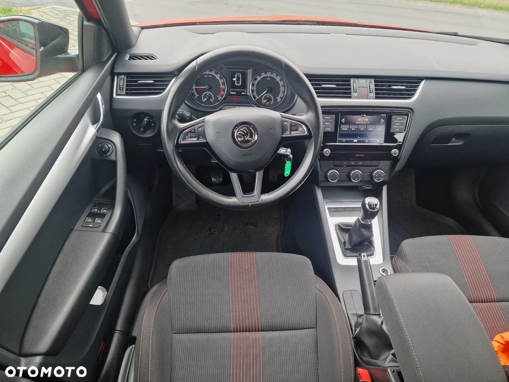 Skoda Octavia Combi 1.6 TDI Premium Edition - 24