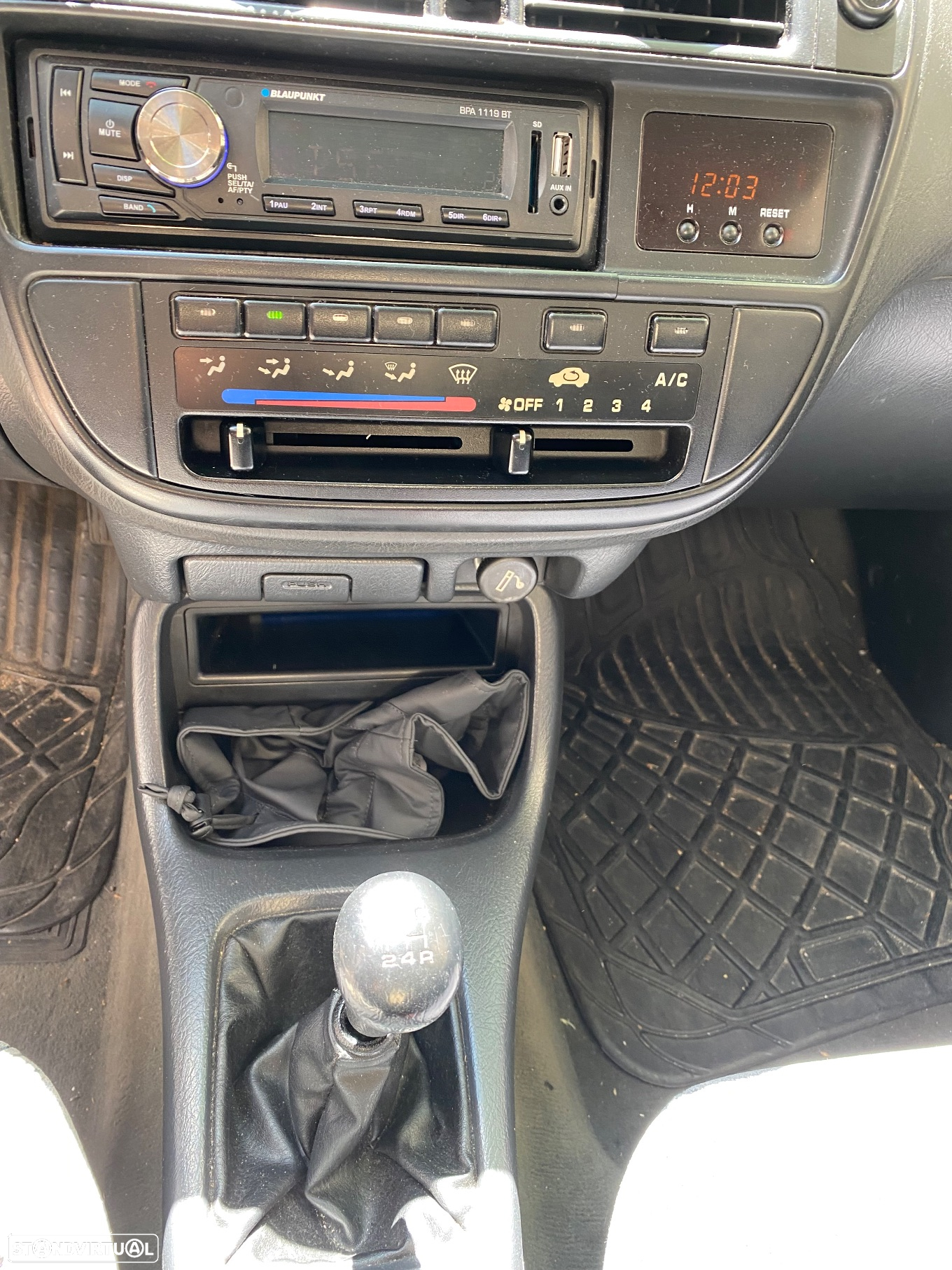Honda Civic 1.5i LS - 8