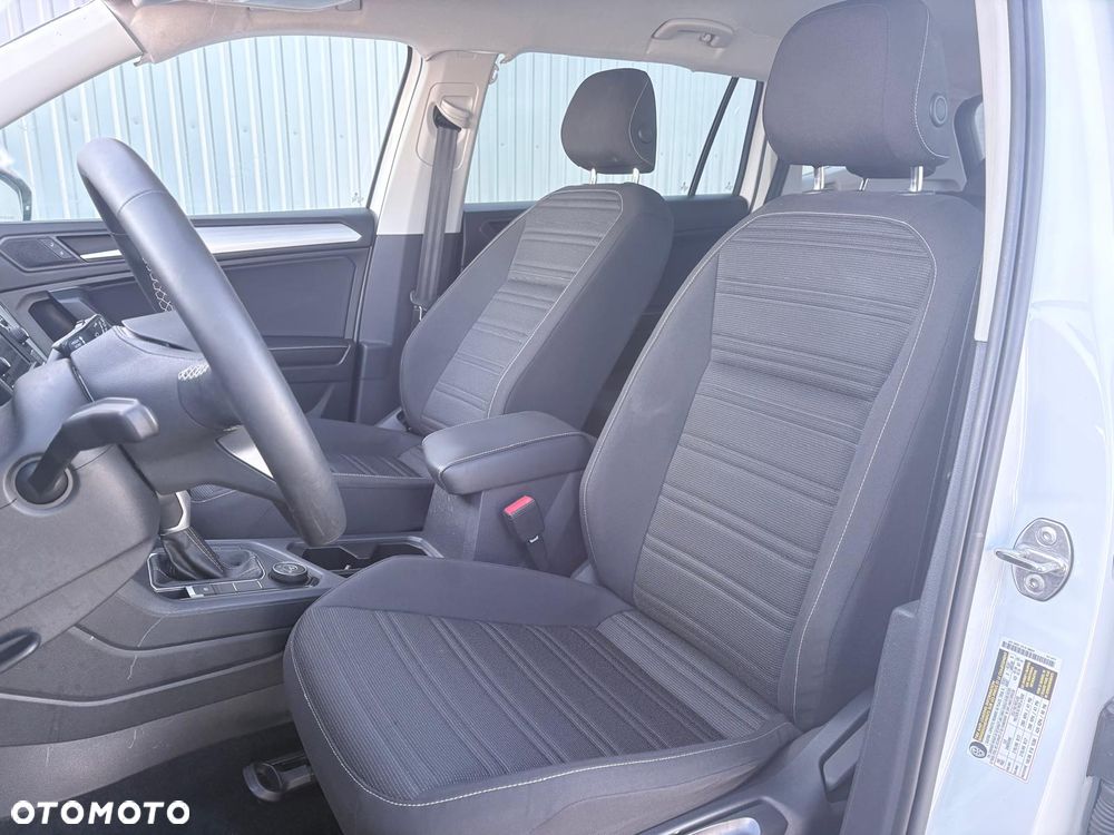 Volkswagen Tiguan - 11