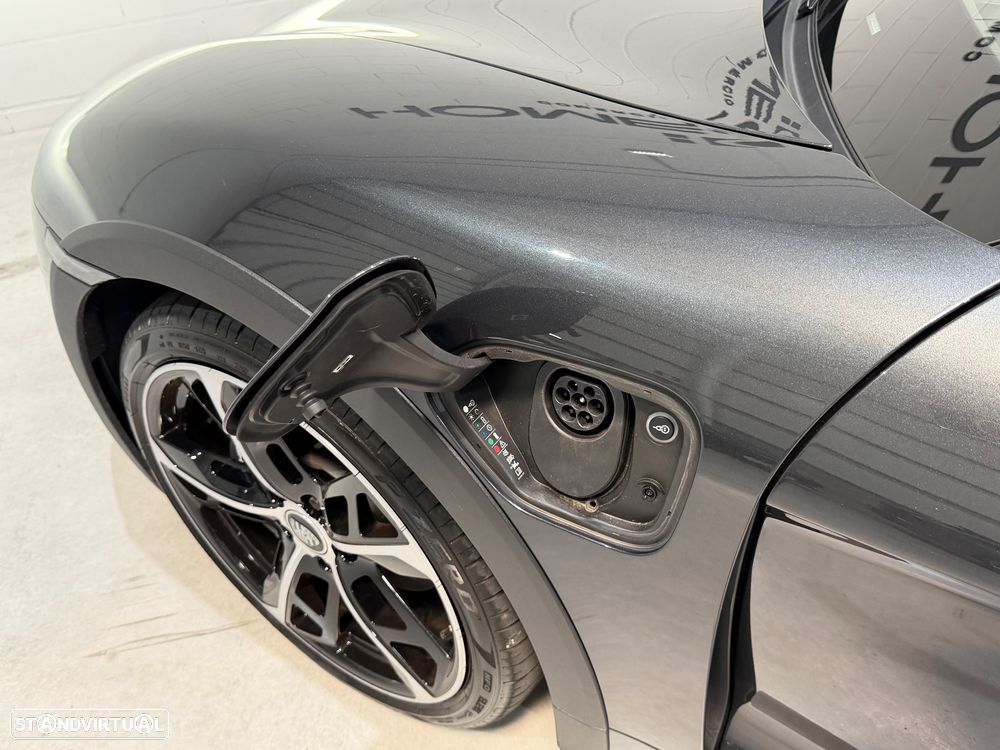 Porsche Taycan Cross Turismo 4 - 34