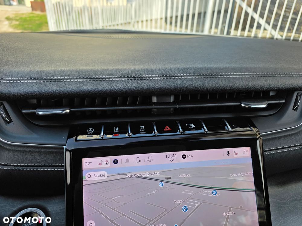 Jeep Grand Cherokee - 11