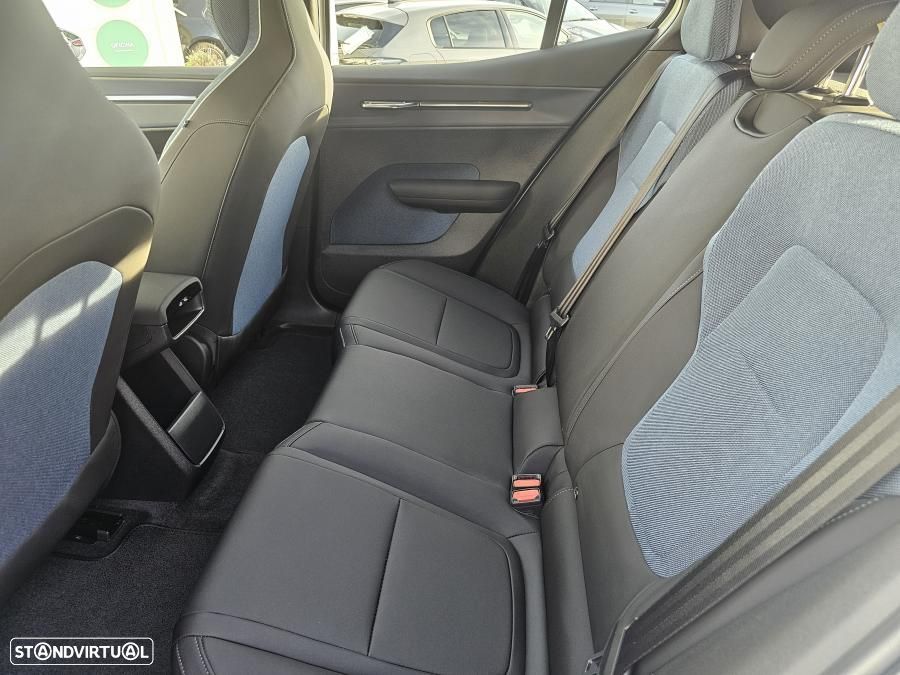 Volvo EX30 Single Motor Extended Range RWD Core - 30