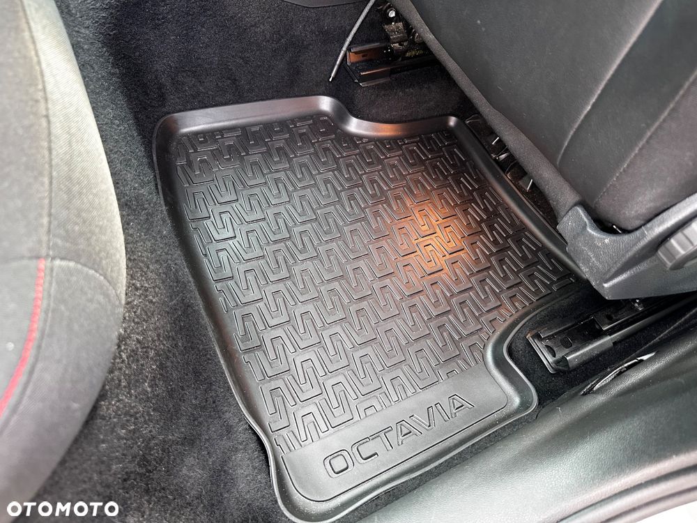 Skoda Octavia 2.0 TSI RS 230 DSG - 31