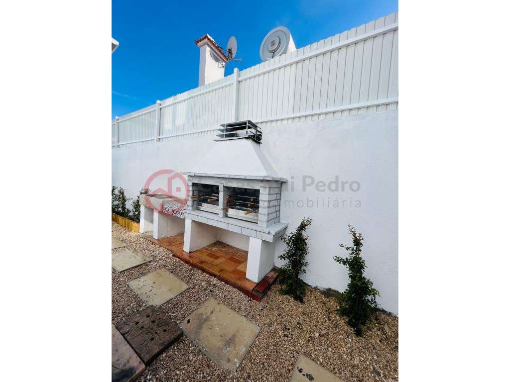 Moradia de 3 pisos com elevado potencial na Costa da Caparica apena... - Grande imagem: 5/47
