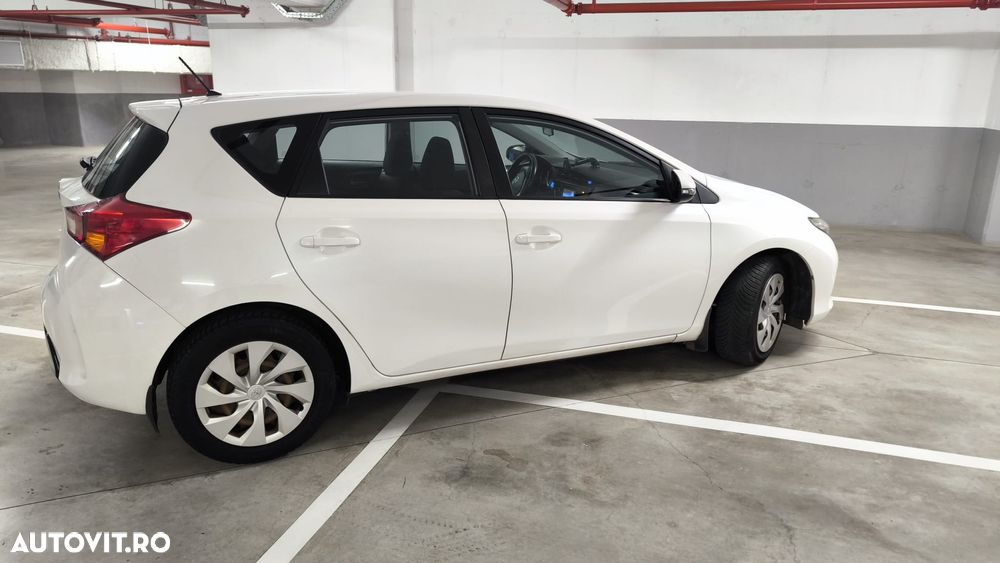 Toyota Auris 1.4 D-4D Terra - 9