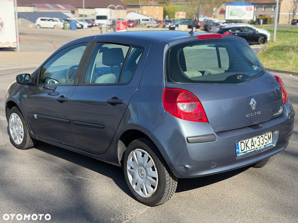 Renault Clio 1.2 16V Confort Authentique - 13