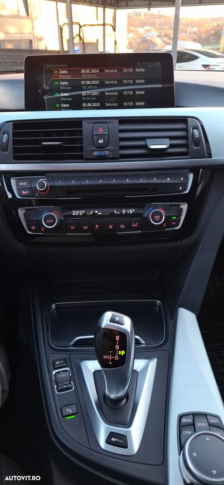 BMW Seria 3 330e iPerformance M Sport - 16