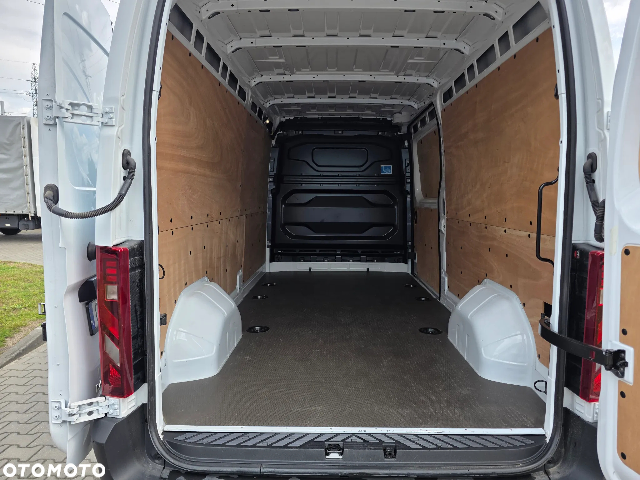Renault NOWY MASTER Furgon 150KM - 14