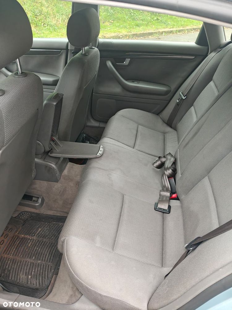 Audi A4 Limousine - 3