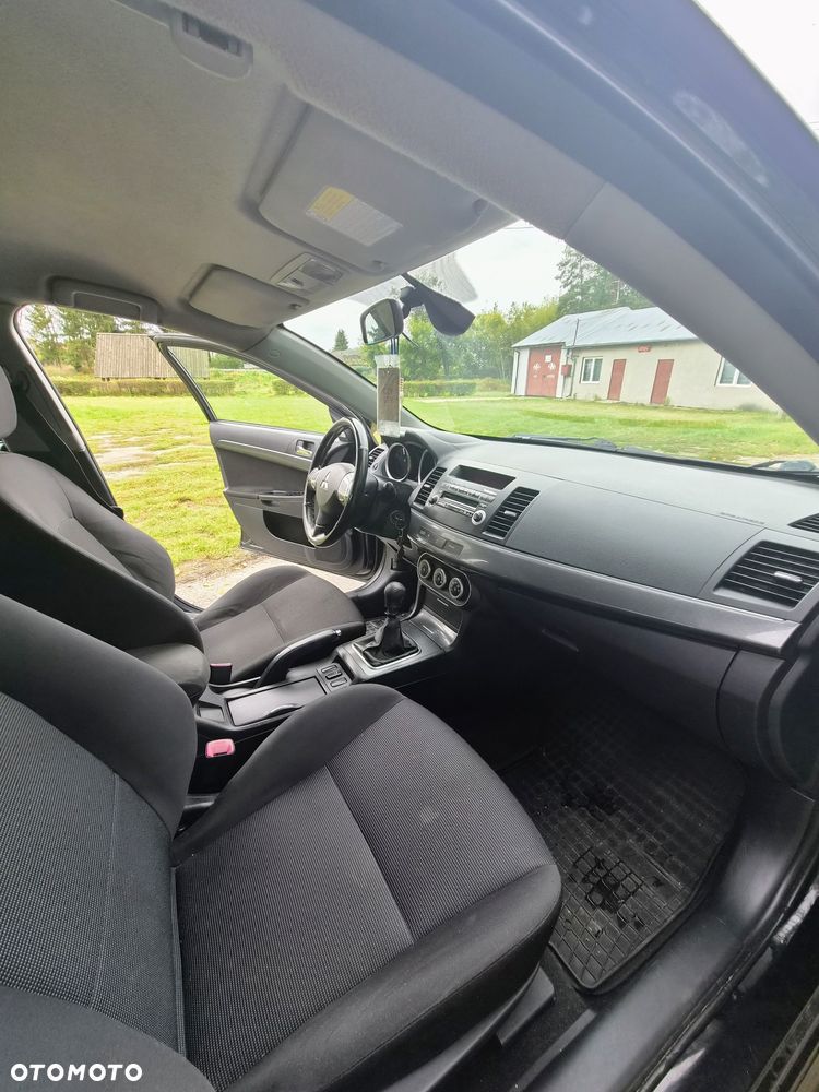Mitsubishi Lancer - 6