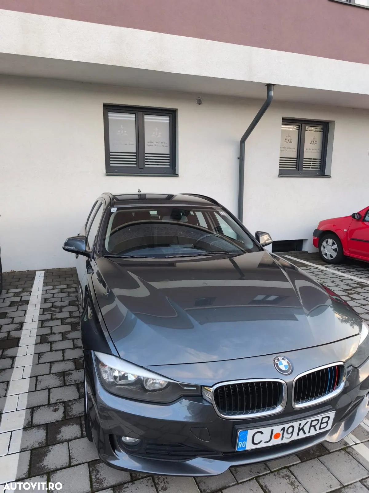 BMW Seria 3 318d Touring - 2