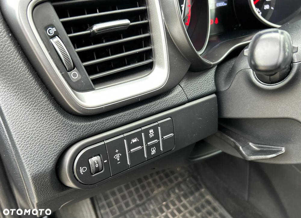 Kia Ceed 1.5 T-GDI L DCT - 17