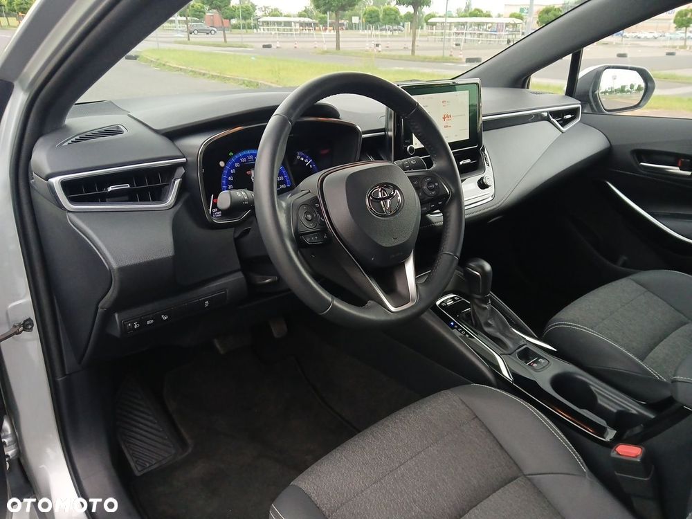Toyota Corolla 1.8 Hybrid Comfort - 17