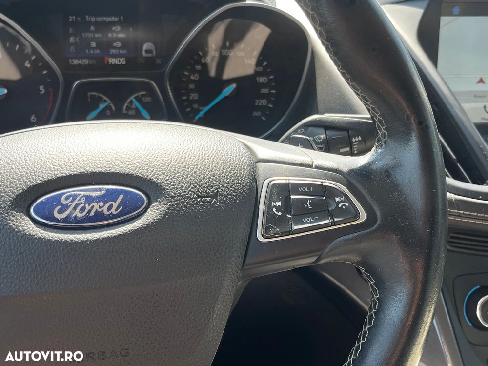 Ford Kuga 2.0 TDCi 4WD Powershift Vignale - 17