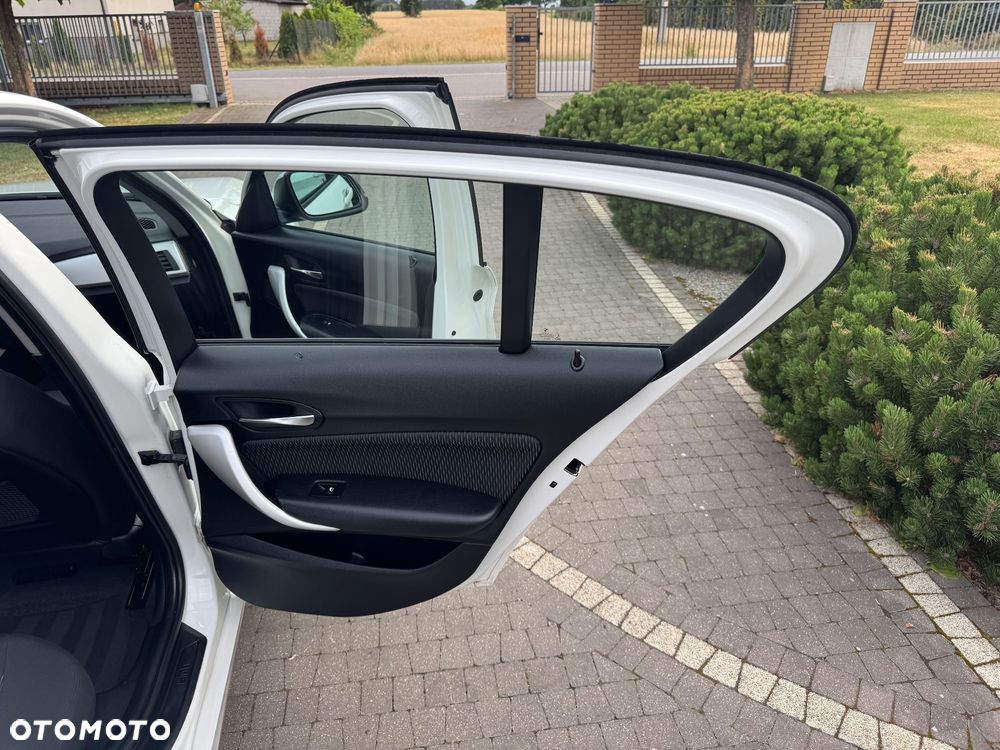 BMW Seria 1 116d - 25