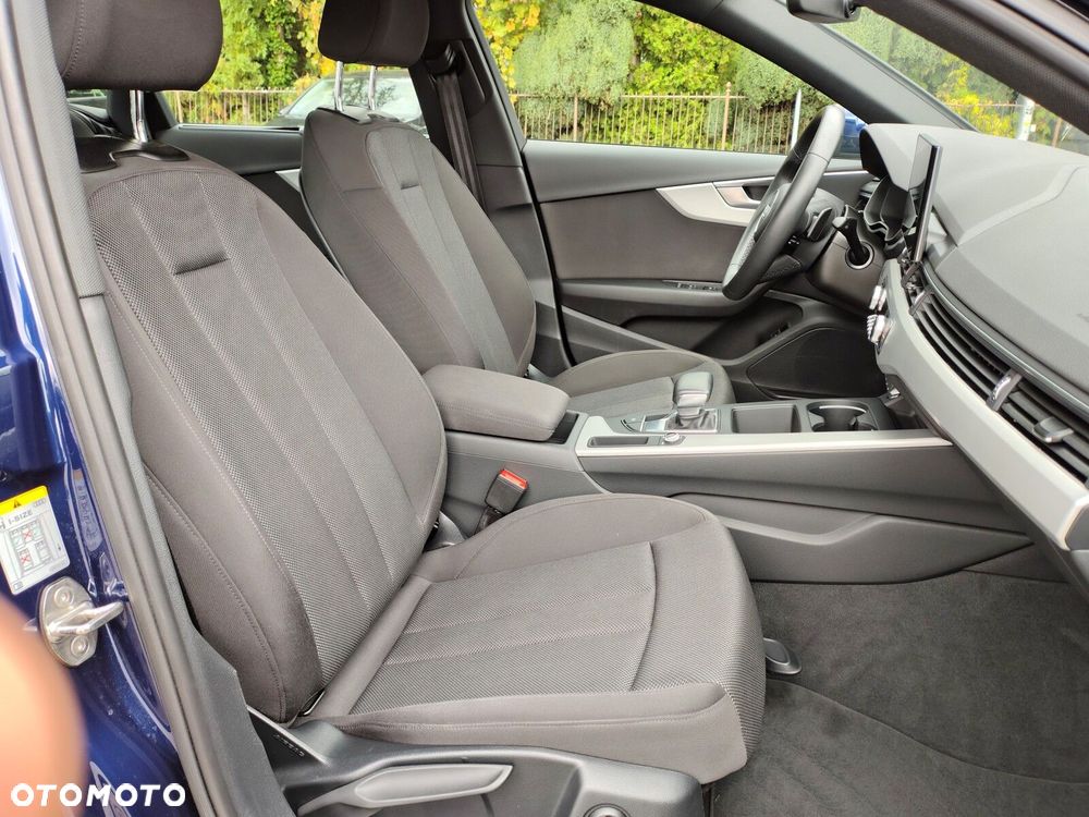 Audi A4 Limousine - 15