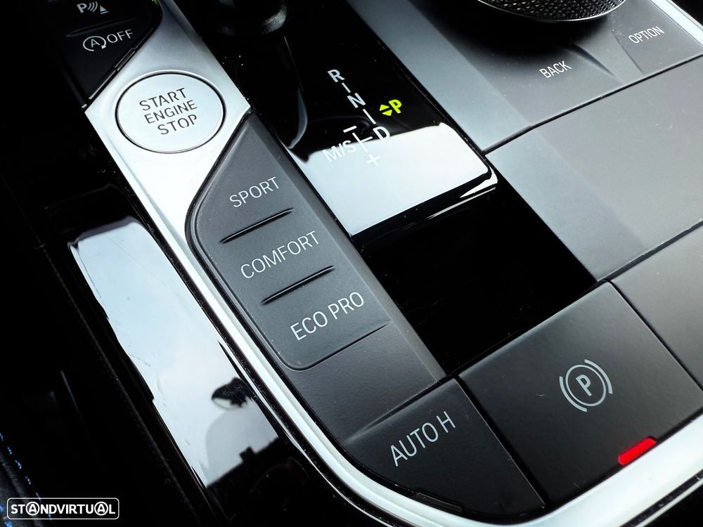 BMW 116 d Pack Desportivo M Auto - 34