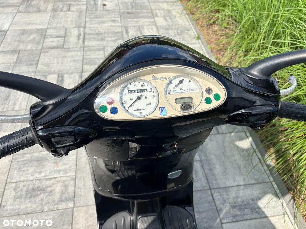 Piaggio Vespa - 10