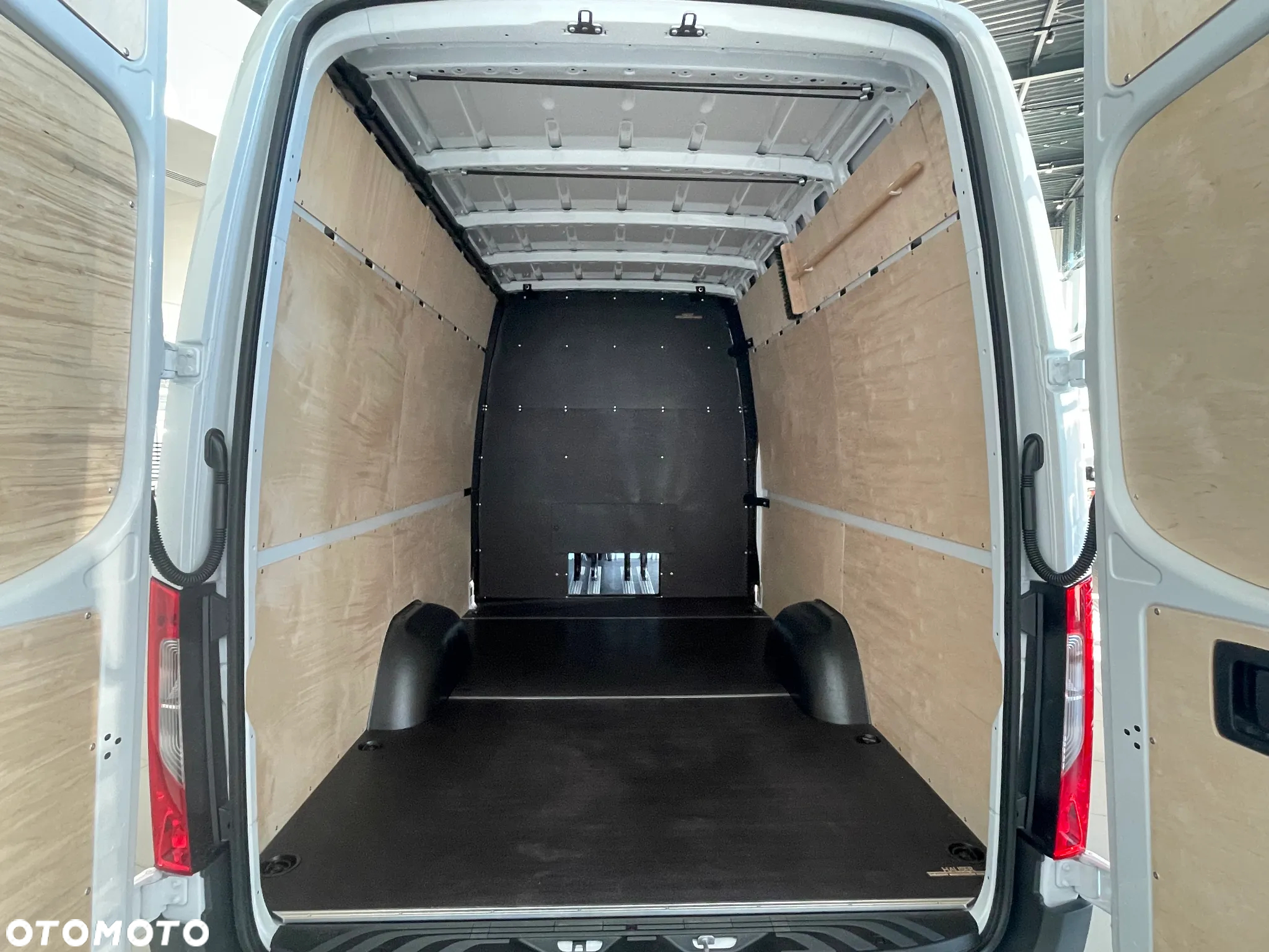 Mercedes-Benz Sprinter 317 CDI Długi 7 osobowy - 13