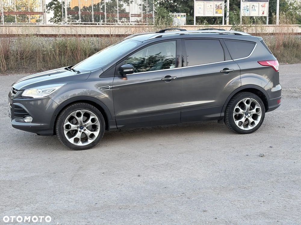 Ford Escape 2.0 EcoBoost AWD Titanium - 4