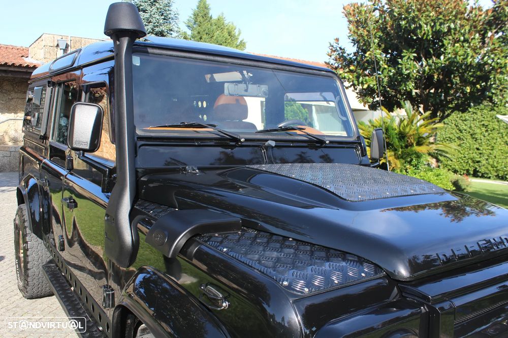 Land Rover Defender 110 Black Pearl Limited Edition - 13