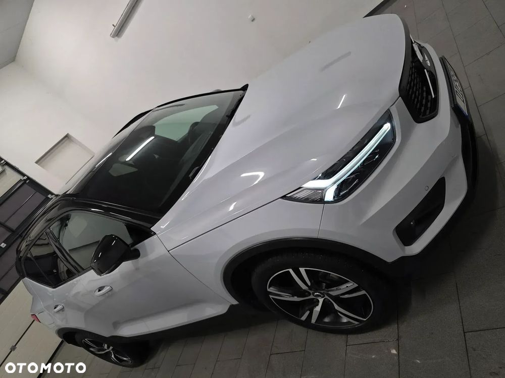 Volvo XC 40 D3 SCR R-Design - 3