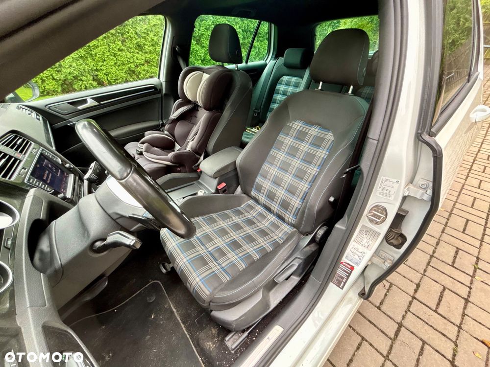 Volkswagen Golf - 13