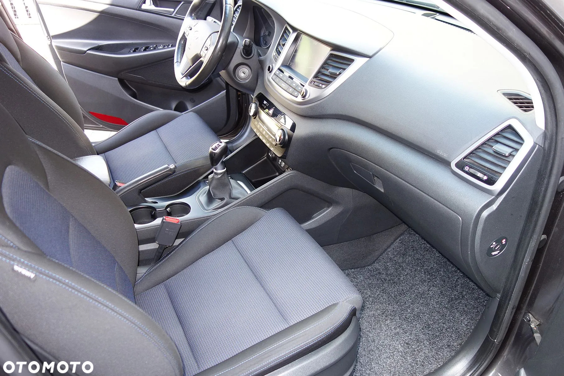 Hyundai Tucson 1.6 GDI BlueDrive Style 2WD - 36